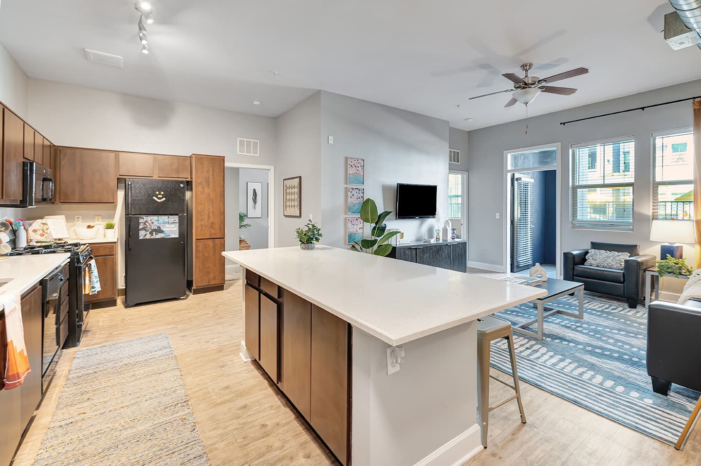 Model-Kitchen-01-Iconic-at-Alvarado-San-Diego-CA-4